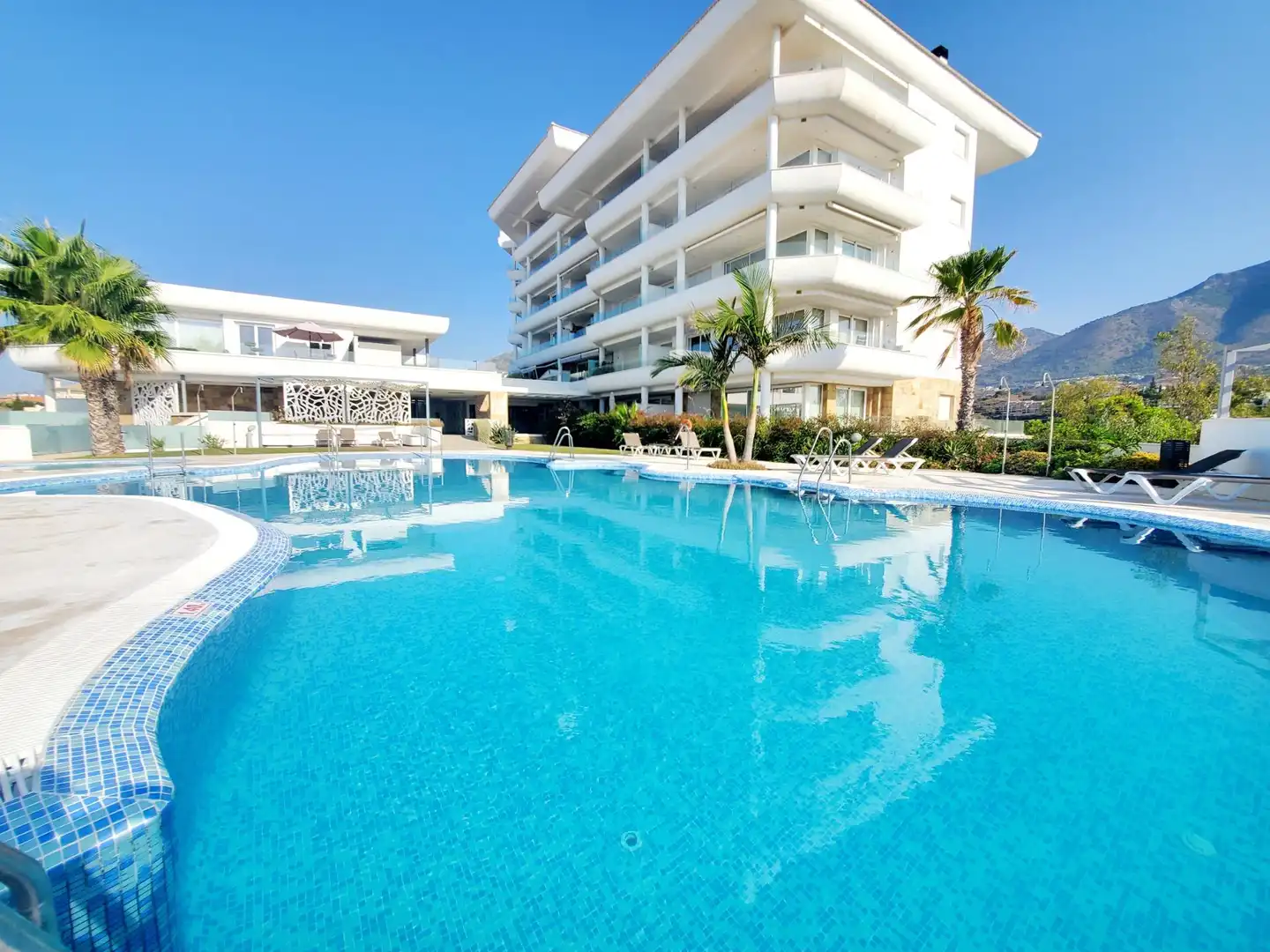 Piscina de Planta baixa en venda en Fuengirola amb Aire condicionat, Calefacció i Terrassa
