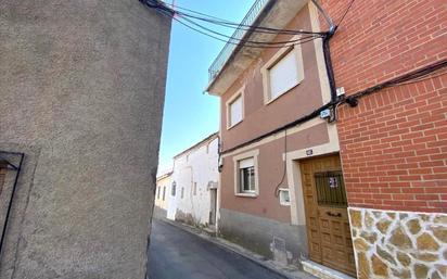 Vista exterior de Casa adosada en venda en Navahermosa amb Terrassa