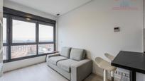 Living room of Flat to rent in  Madrid Capital  with Air Conditioner, Heating and Parquet flooring