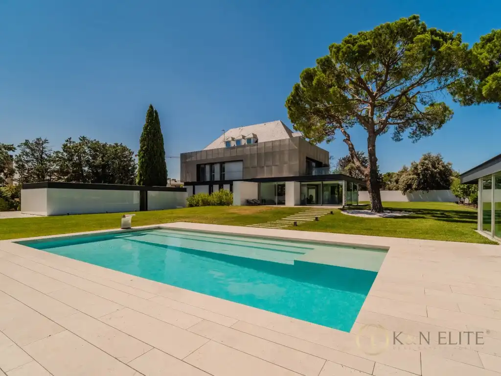 Xalet amb piscina en venda a Paseo Finca De La