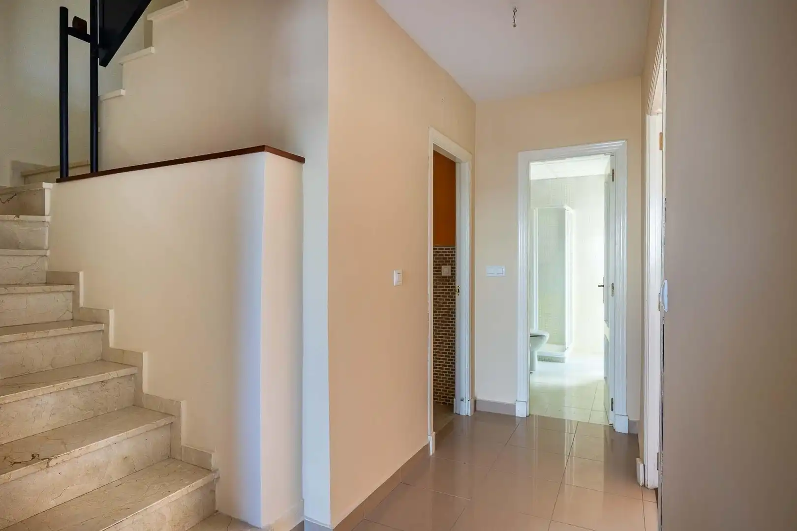 Casa adosada de alquiler en Espartinas con Aire acondicionado, Calefacción y Jardín privado