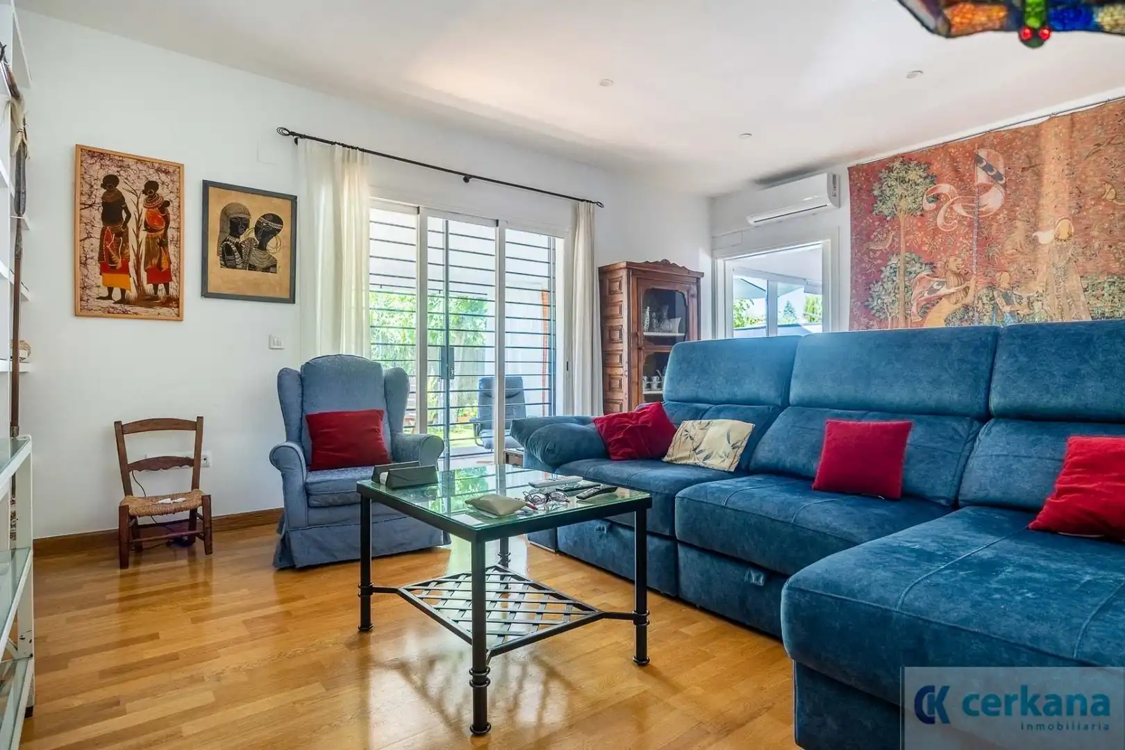Living room of Houses for sale in Espartinas  with Air Conditioner and Storage room