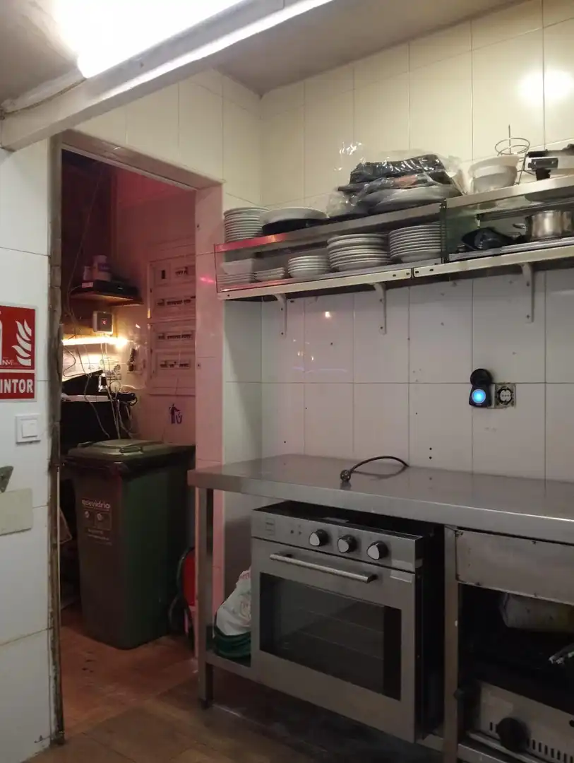 Küche von Geschaftsraum zum Verkauf in Madrid mit Möbliert