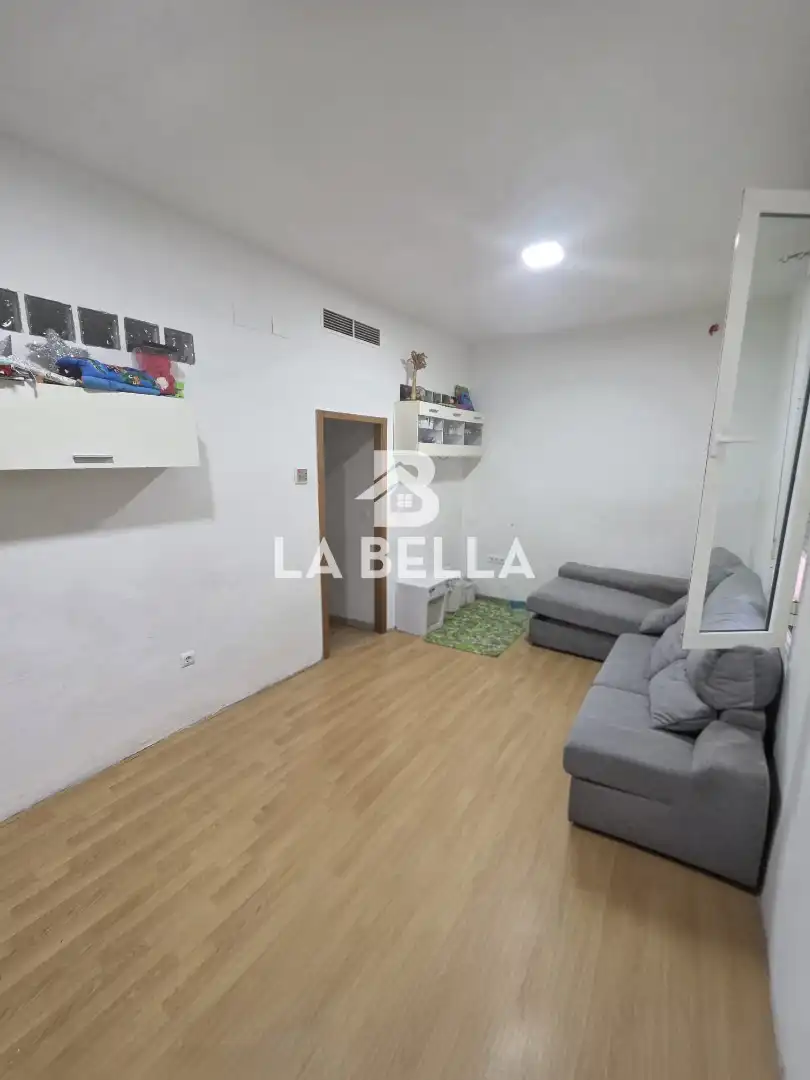 Ground floor for sale in Sevilla  with Furnished