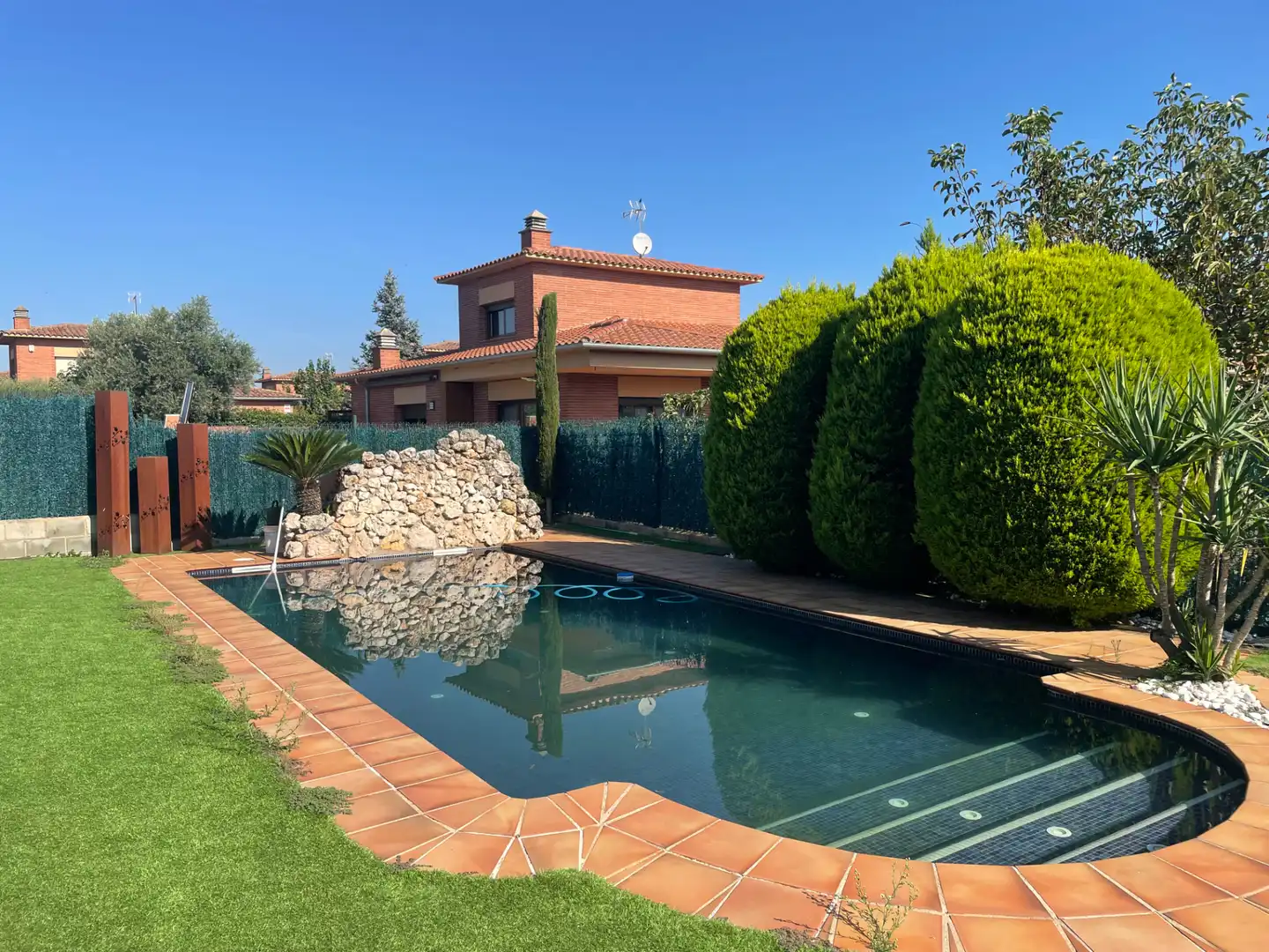 Piscina de Casa o chalet en venta en Llambilles con Aire acondicionado, Calefacción y Jardín privado