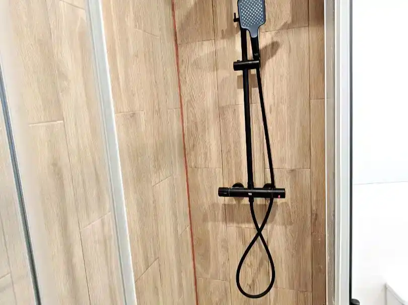 Bany de Pis en venda en Soria Capital  amb Parquet i Traster