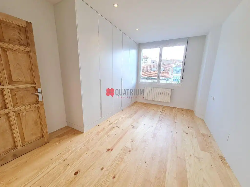 Bedroom of Flat for rent in Santiago de Compostela   with Heating