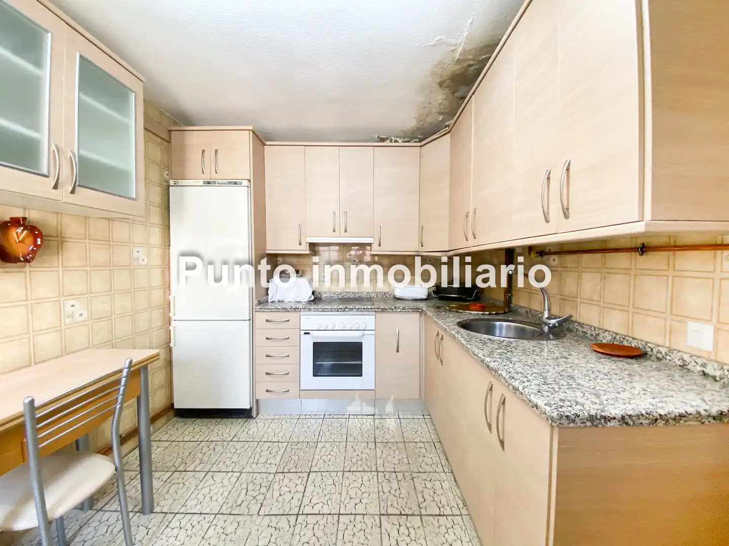 Cocina de Casa adosada en venta en Tudela de Duero con Calefacción, Jardín privado y Terraza