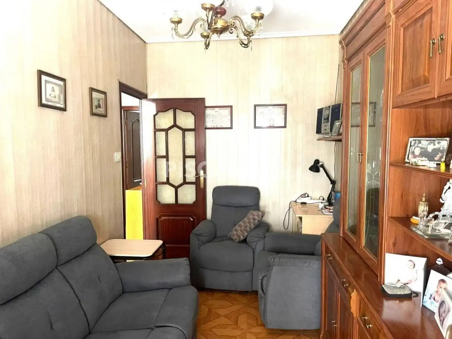 Sala d'estar de Casa o xalet en venda en A Coruña Capital  amb Calefacció i Moblat