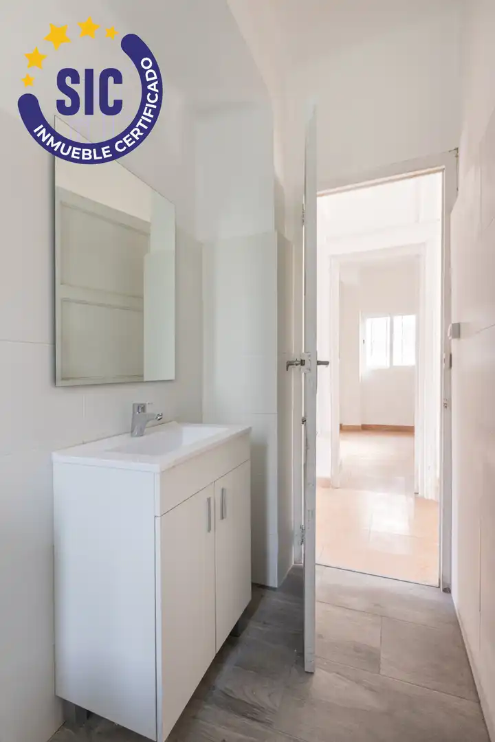 Badezimmer von Haus oder Chalet zum Verkauf in Serra mit Privatgarten und Terrasse