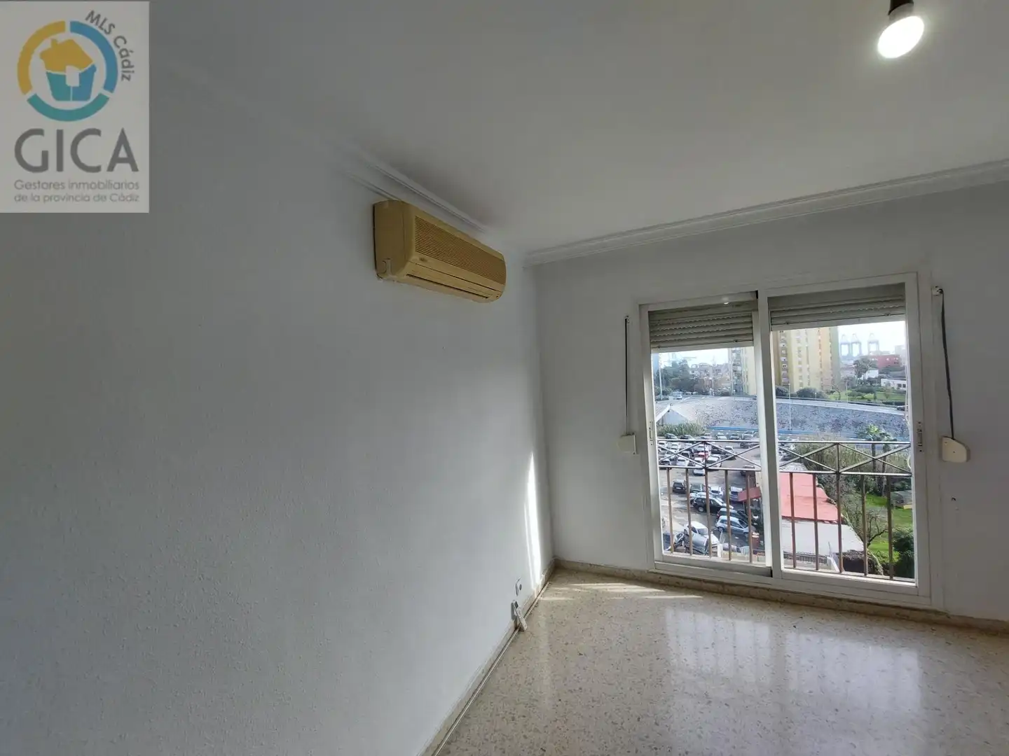 Schlafzimmer von Wohnung zum Verkauf in Algeciras mit Klimaanlage