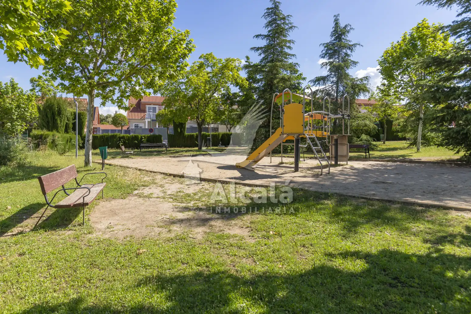 Vista exterior de Casa adosada en venta en Villalbilla con Aire acondicionado, Calefacción y Parquet