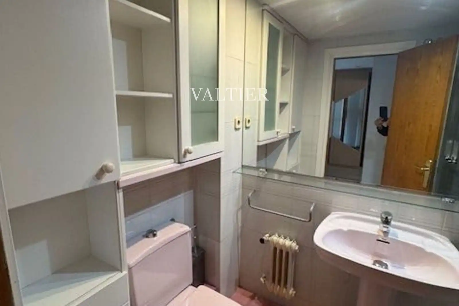 Bathroom of Flat for rent in Madrid  with Air Conditioner, Heating and Terrace