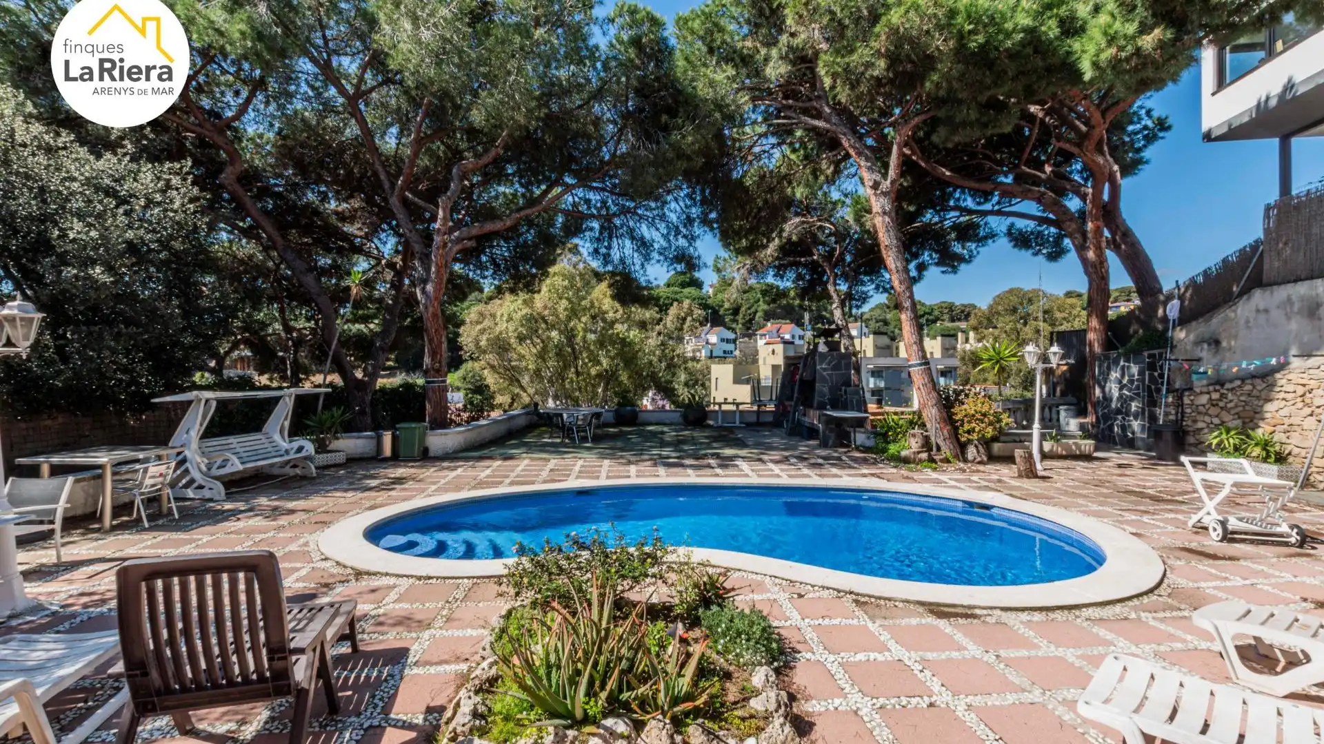 Jardín de Casa o chalet en venta en Arenys de Mar con Jardín privado, Piscina y Alarma