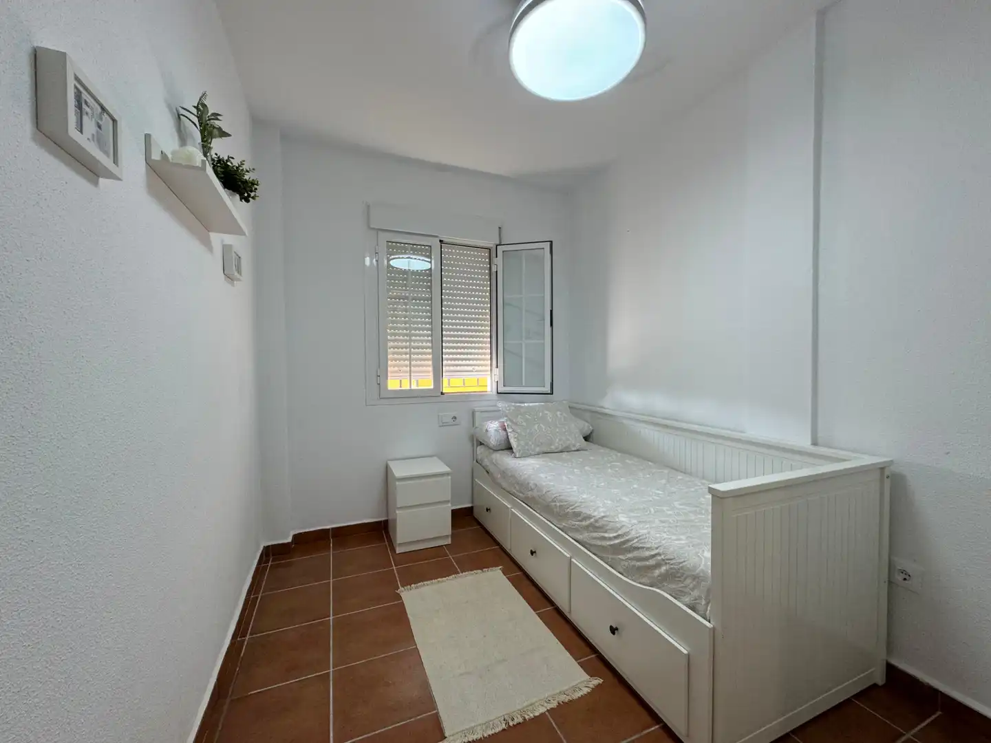 Flat for rent in Calle Juan de Acurio, Martín Miguel