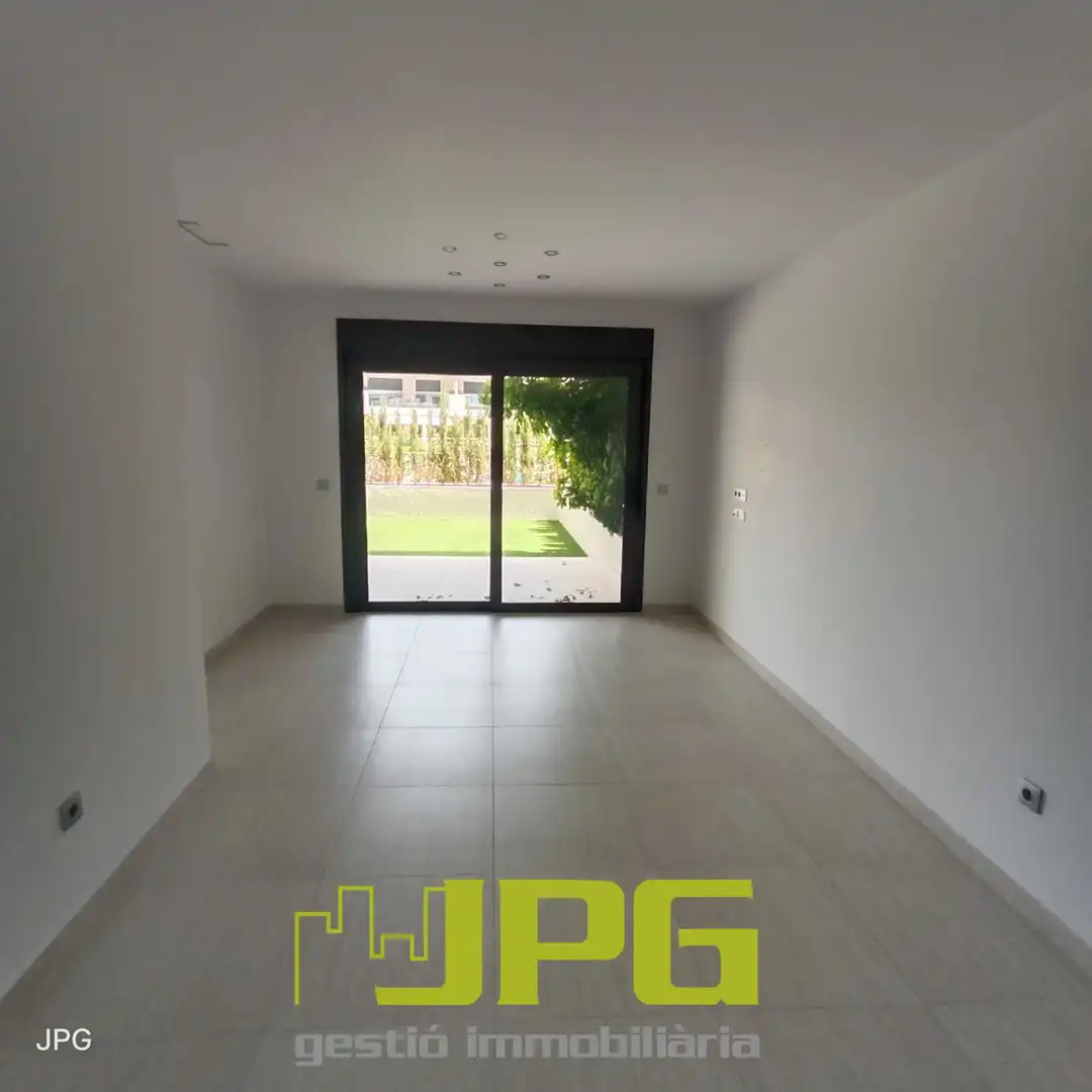 Piso en venta en Calle Violoncellista Vicente Perello, 1, PAU 5