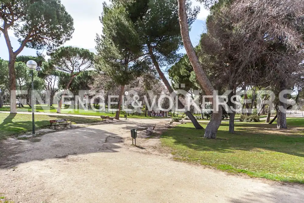 Piso de alquiler en Madrid con Calefacción, Terraza y Amueblado