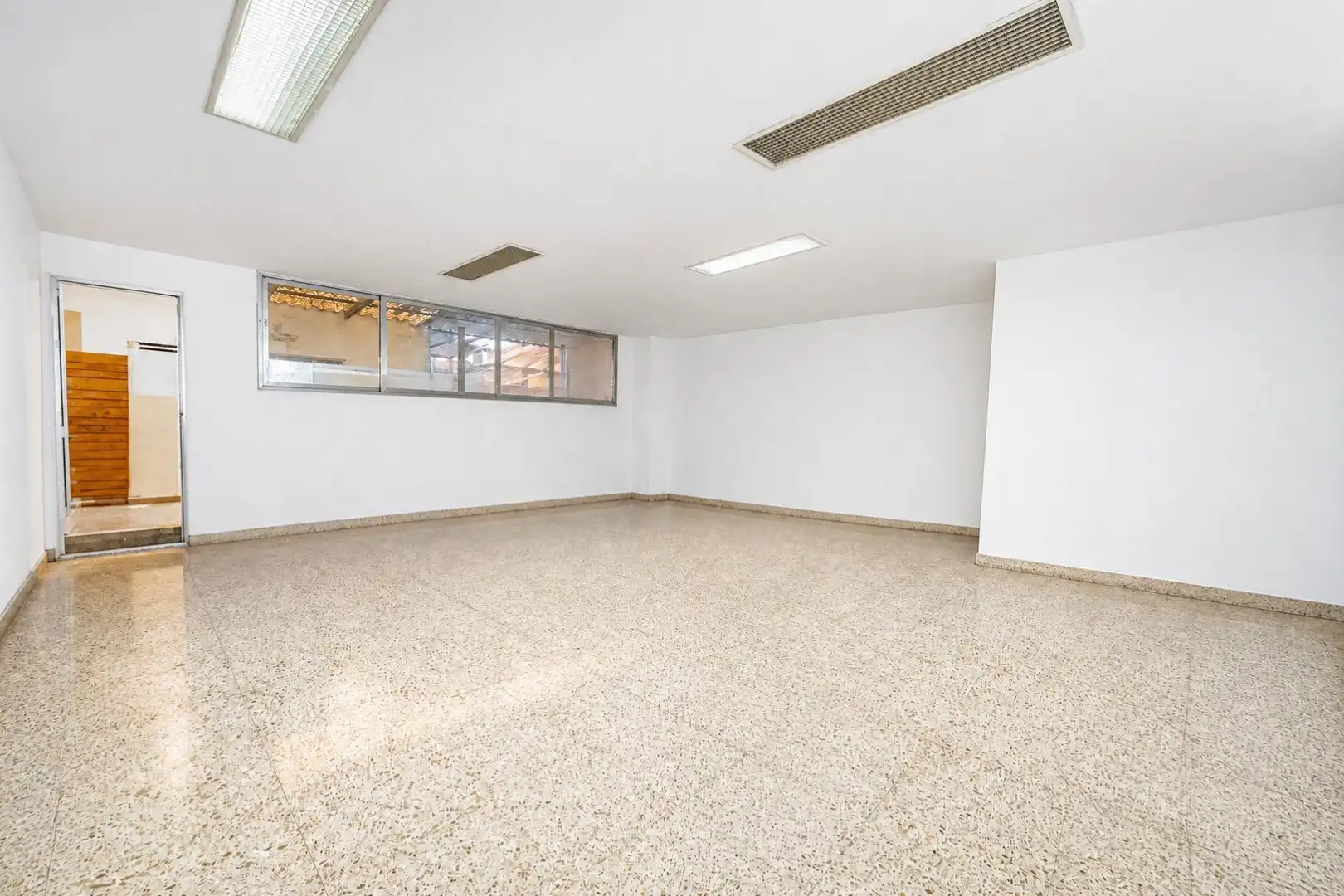 Local en venta en  Palma de Mallorca con Aire acondicionado y Terraza