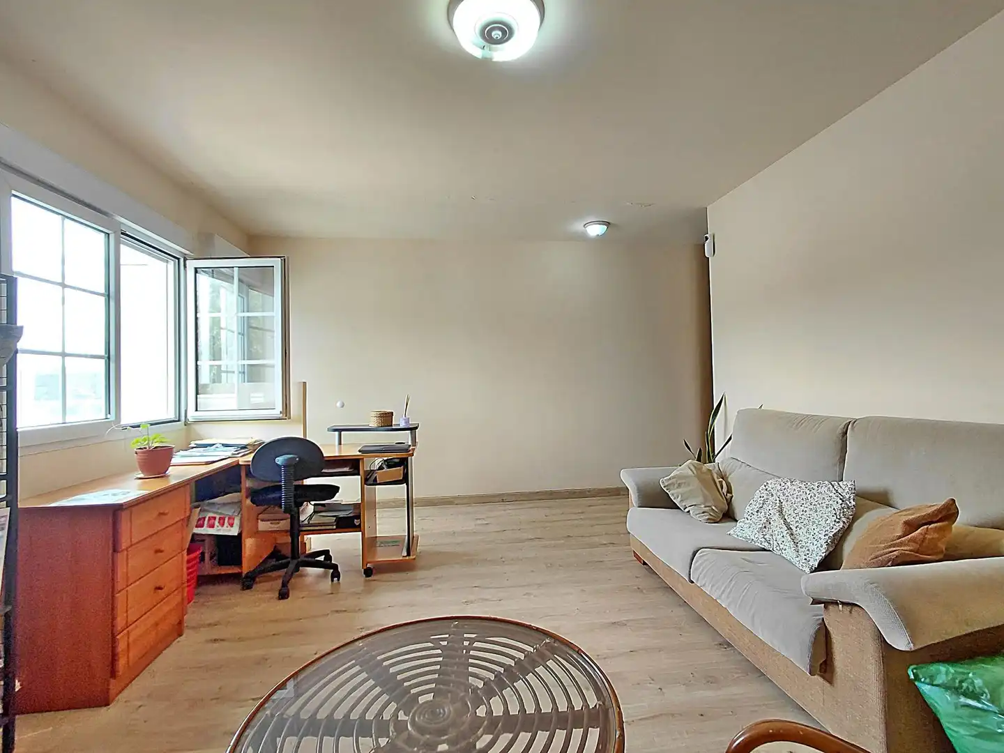Sala d'estar de Casa o xalet en venda en Cambados amb Calefacció, Jardí privat i Terrassa
