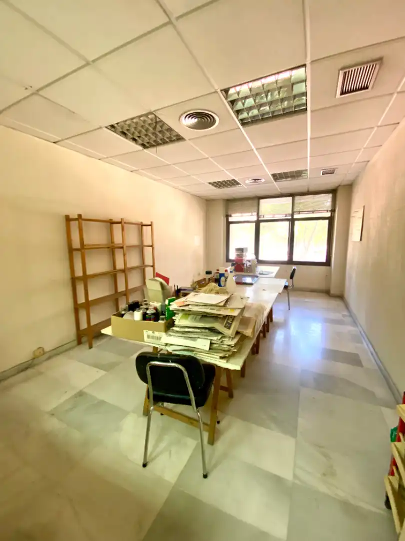 Oficina en venta en Almería