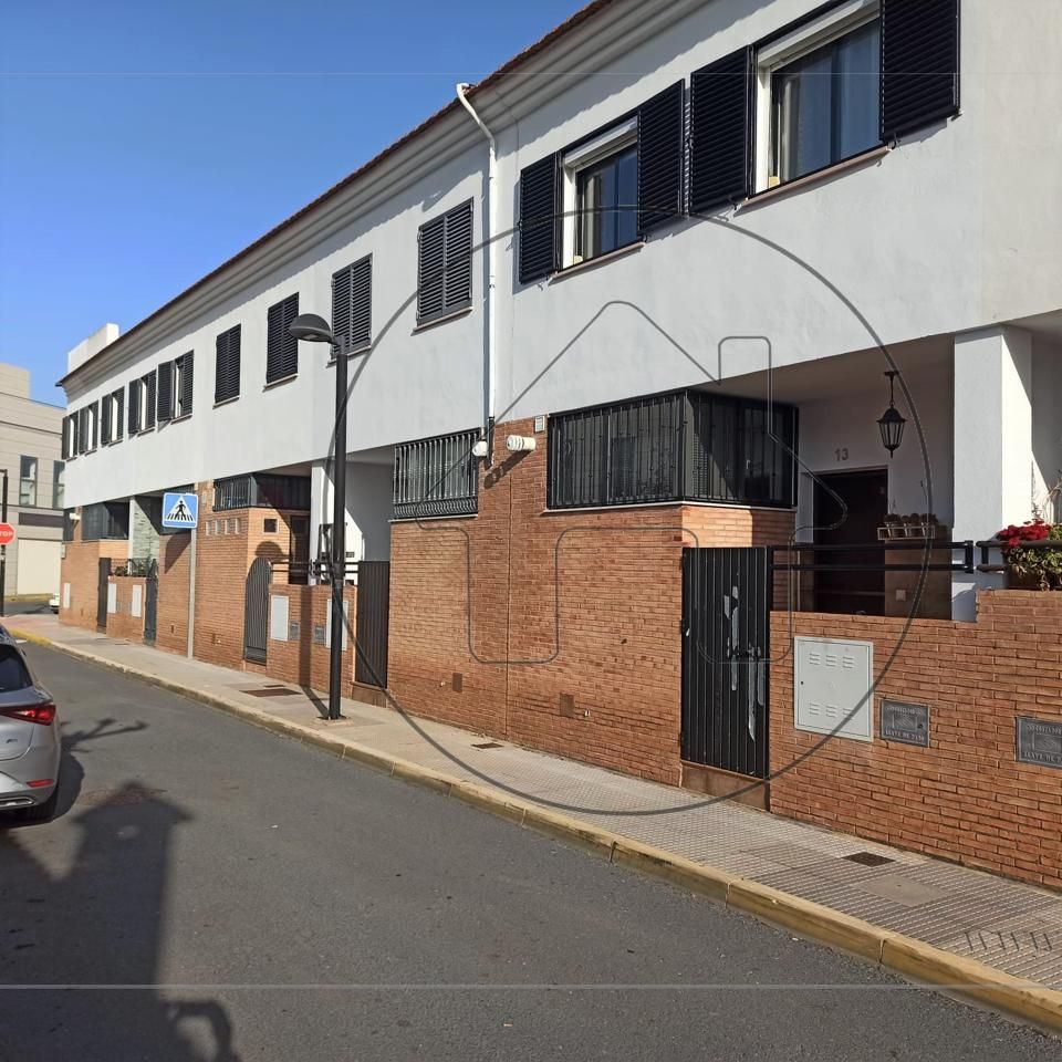 Vista exterior de Casa adosada en venda en Aljaraque amb Aire condicionat