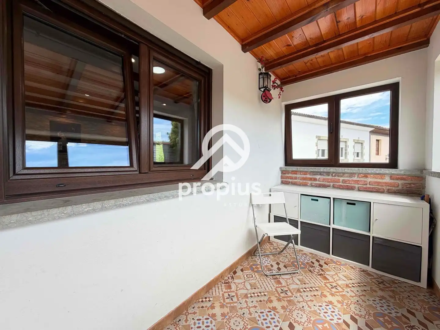 Terrassa de Casa o xalet en venda en Sariego amb Calefacció, Parquet i Traster