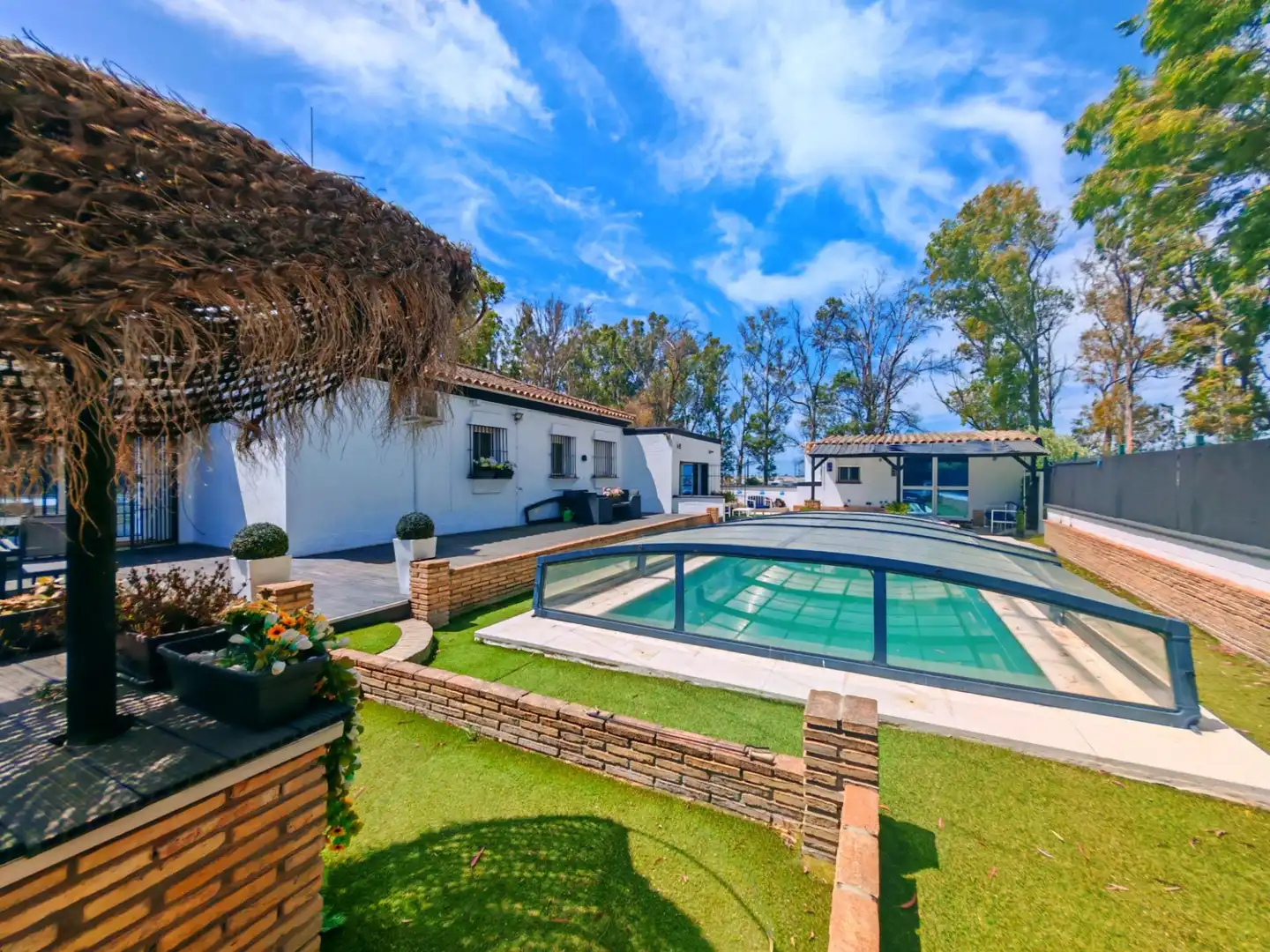 Garden of Houses for sale in Chiclana de la Frontera  with Air Conditioner, Swimming Pool and Furnished