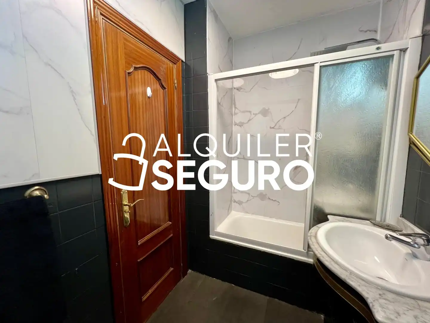 Badezimmer von Wohnung zur Miete in Madrid mit Klimaanlage, Heizung und Terrasse
