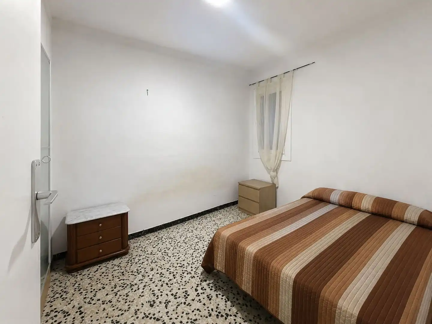 Bedroom of Flat for sale in Badalona