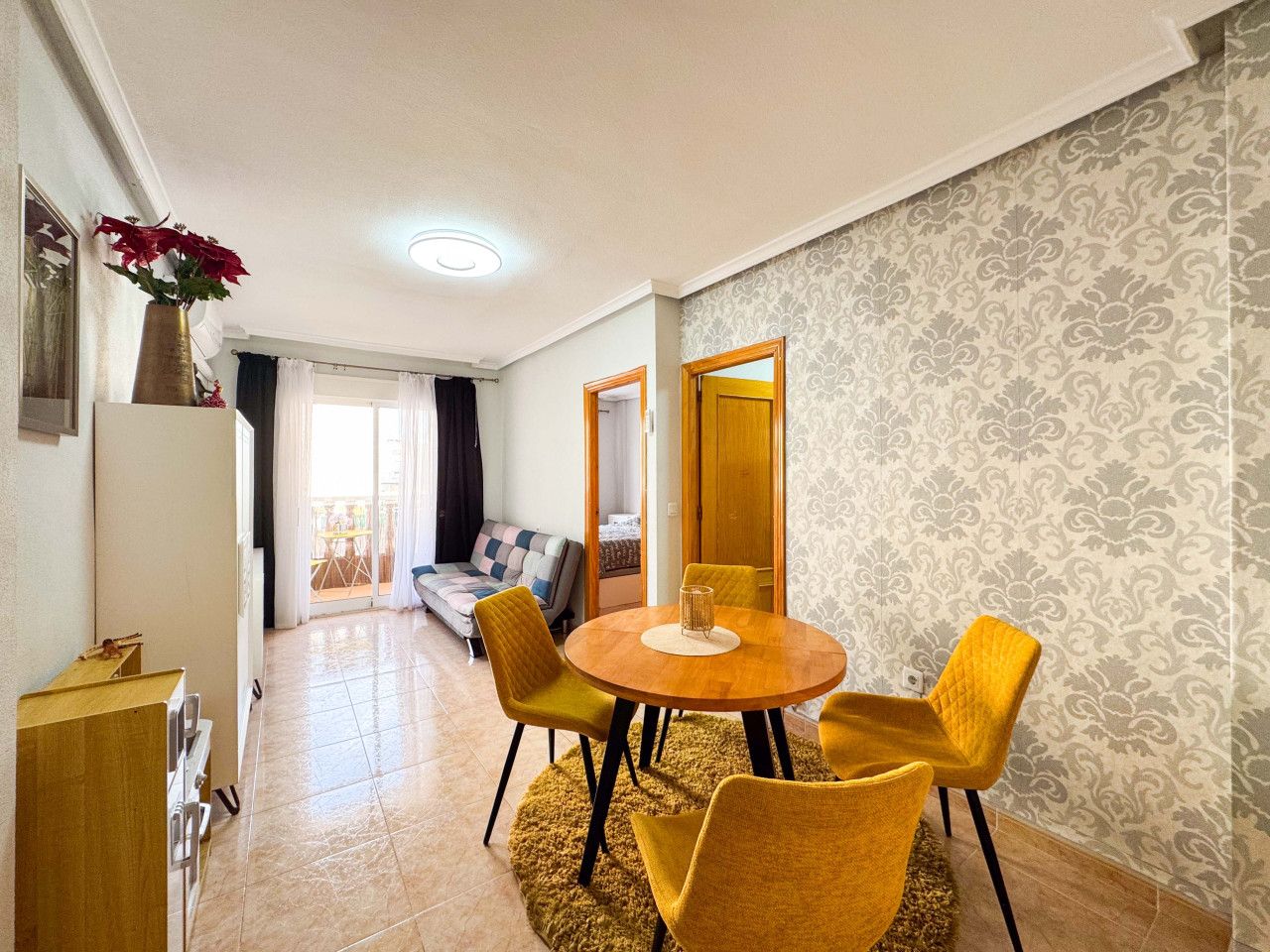 Bedroom of Flat for sale in Torrevieja  with Air Conditioner, Heating and Swimming Pool