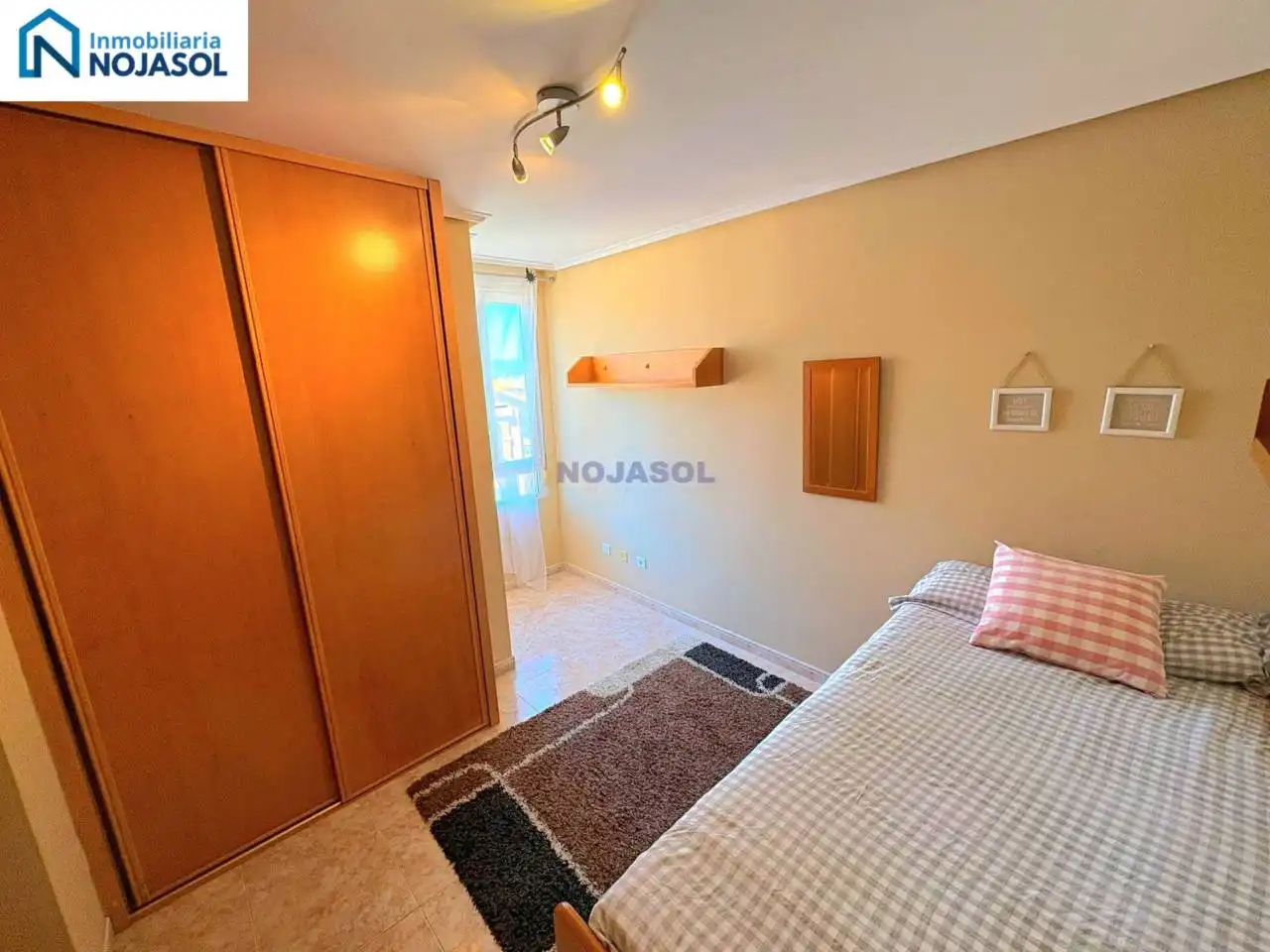Schlafzimmer von Wohnung zur Miete in Noja mit Heizung, Terrasse und Möbliert