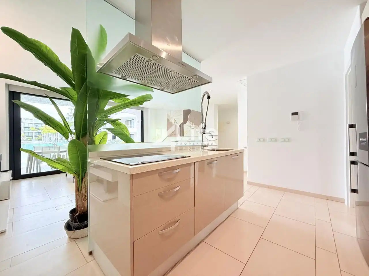 Cocina de Apartamento de alquiler en Arona con Aire acondicionado, Terraza y Piscina