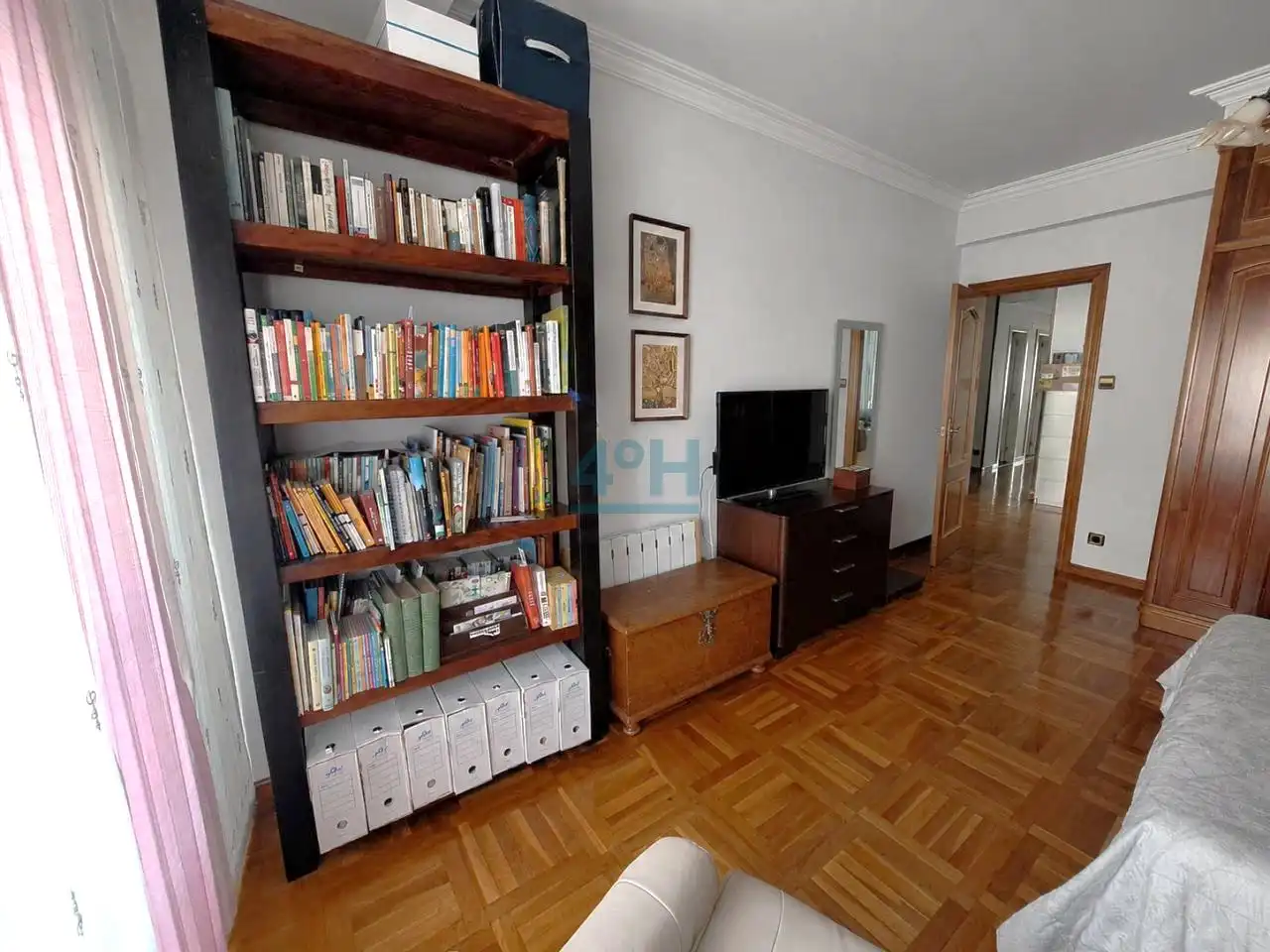 Habitación de Piso en venta en Ourense Capital  con Calefacción, Parquet y Amueblado