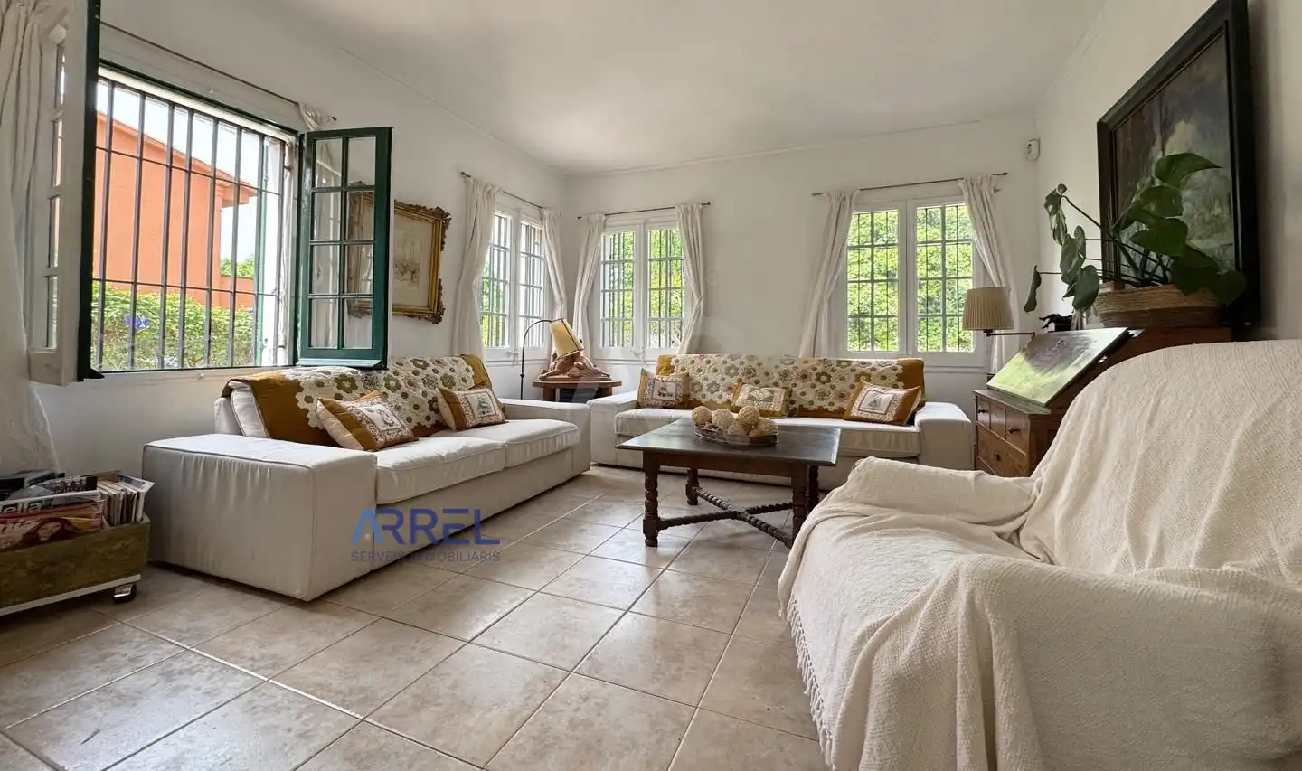 Sala de estar de Casa o chalet en venta en Alella con Jardín privado y Terraza