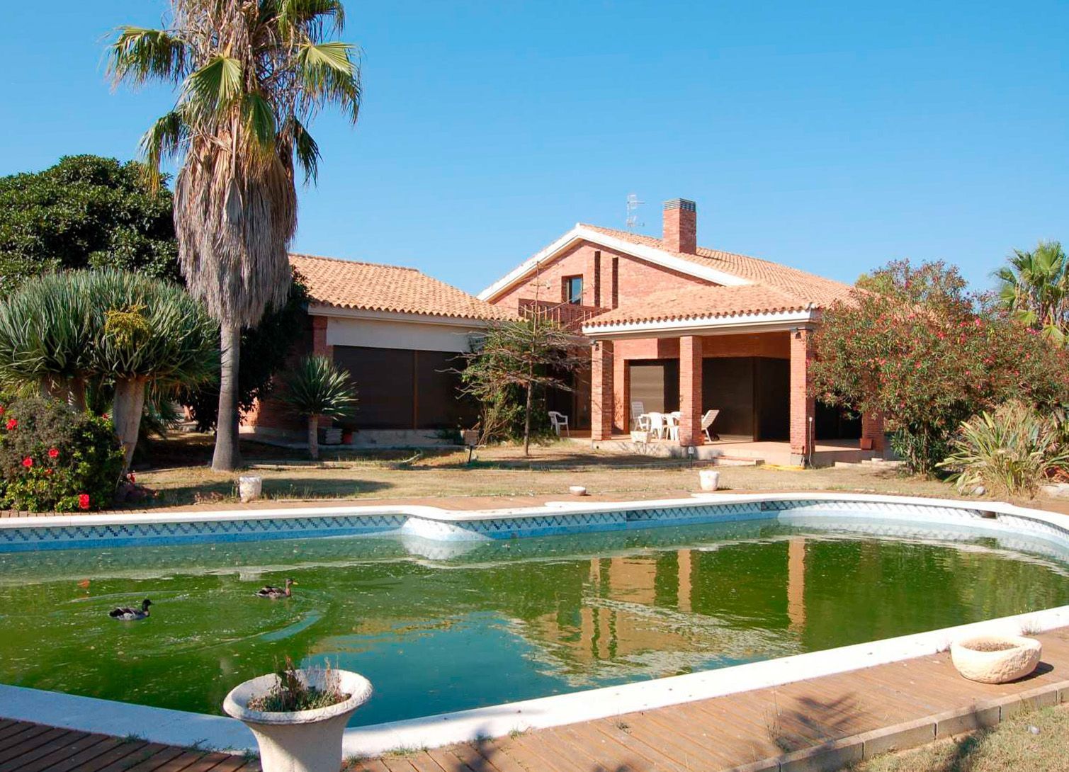 Jardí de Finca rústica en venda en Vilanova i la Geltrú amb Aire condicionat, Calefacció i Jardí privat