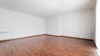 Sala d'estar de Pis en venda en Arroyomolinos (Madrid) amb Aire condicionat, Calefacció i Parquet