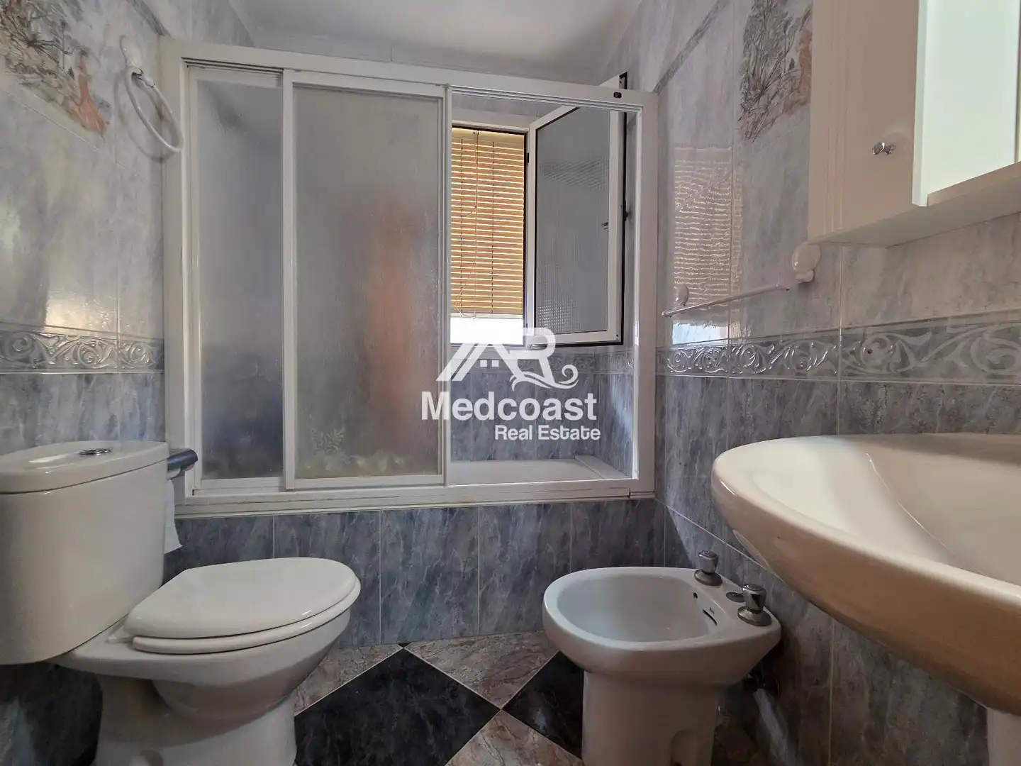 Bathroom of Flat for sale in Garrucha  with Air Conditioner, Terrace and Furnished