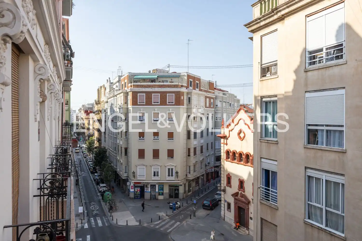 Wohnung zur Miete in Carrer del Pintor Salvador Abril, Russafa