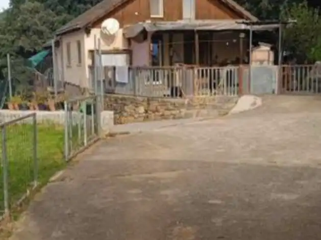 Maison rustique avec jardin à vendre à Les carreres 12