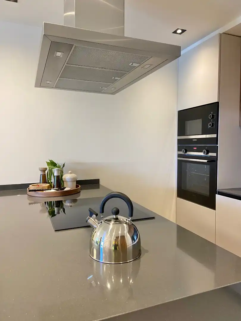 Cuina de Pis en venda en Marbella amb Aire condicionat, Terrassa i Rentadora