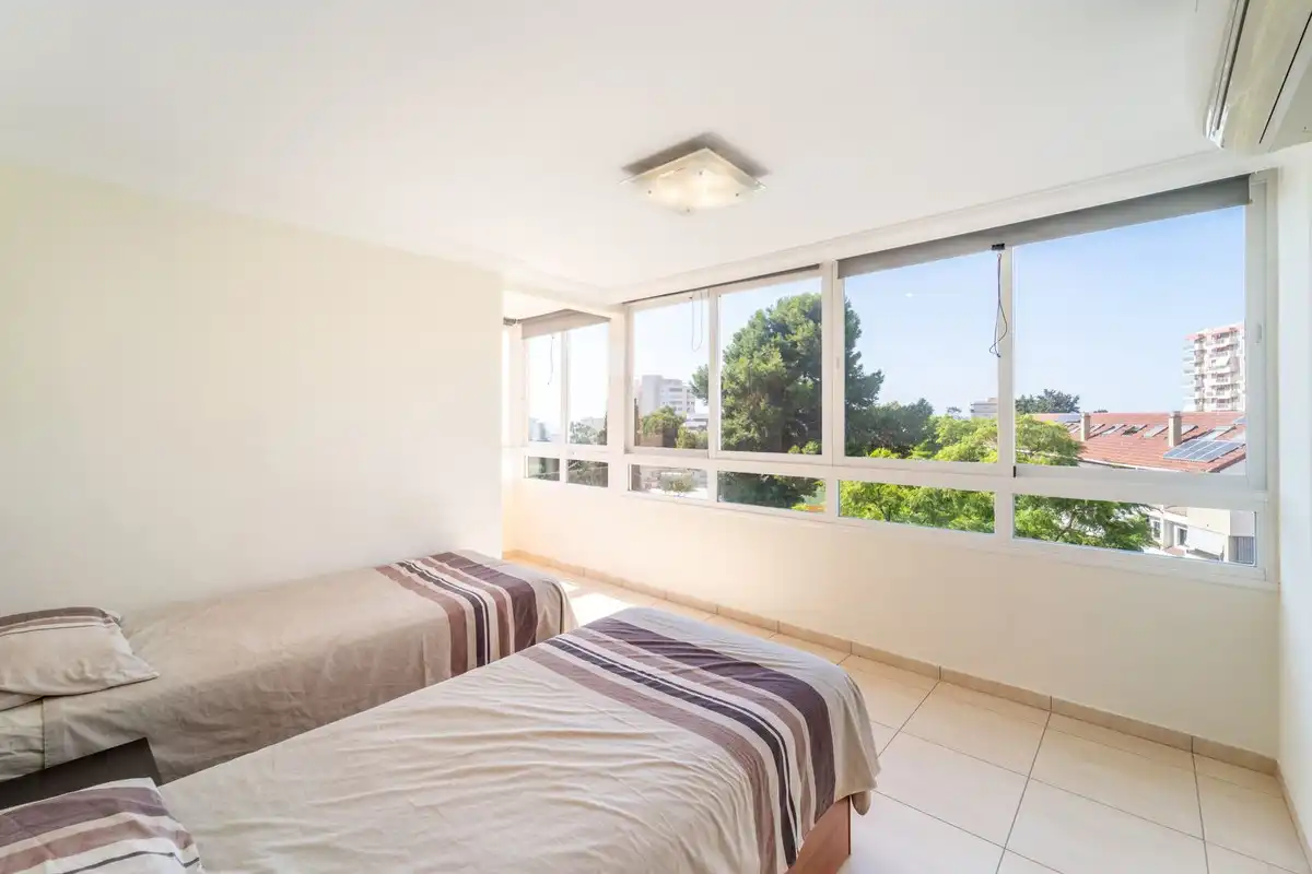 Habitación de Apartamento de alquiler en Benalmádena con Aire acondicionado y Piscina comunitaria