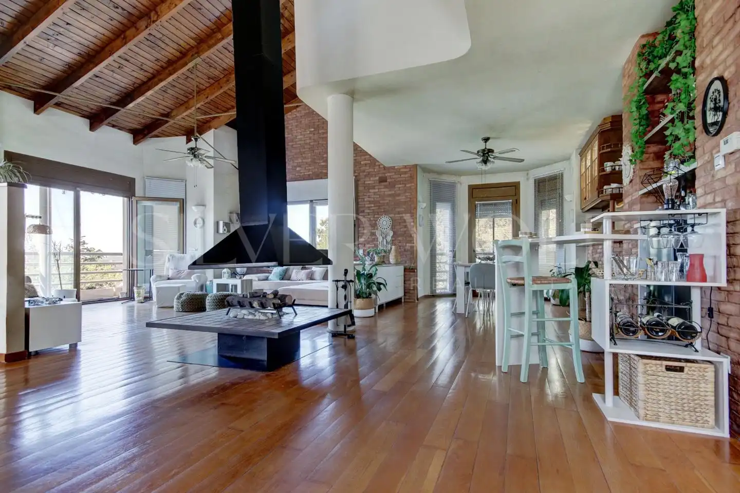 Sala de estar de Casa o chalet en venta en Vallirana con Calefacción, Jardín privado y Parquet