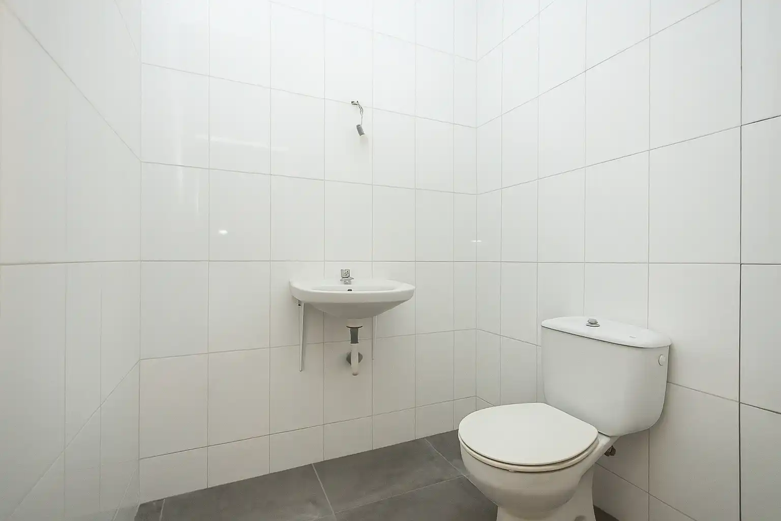 Badezimmer von Geschaftsraum zum Verkauf in Gavà
