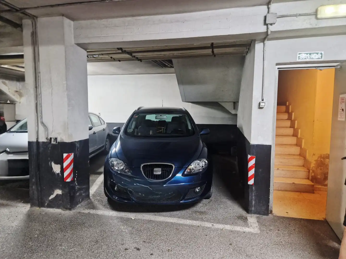 Aparcament de Pis en venda en Avilés amb Calefacció, Jardí privat i Parquet