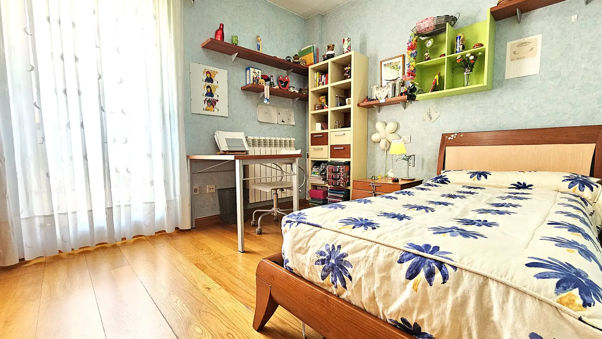 Habitación de Casa adosada en venta en Zaragoza con Aire acondicionado, Calefacción y Jardín privado