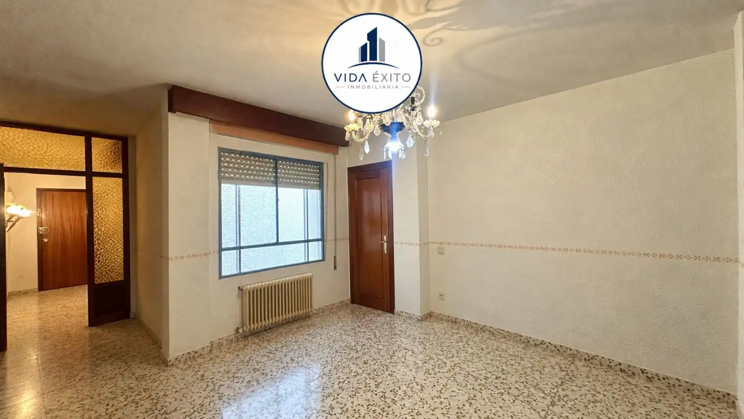 Piso con ascensor en venta en Avenida Granada