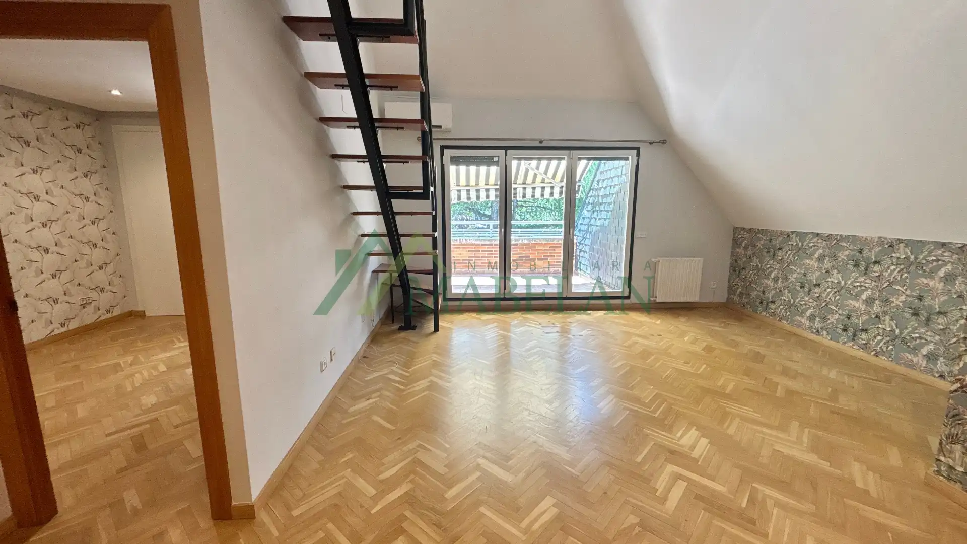 Wohnzimmer von Dachboden zum Verkauf in Las Rozas de Madrid mit Klimaanlage, Heizung und Parkett