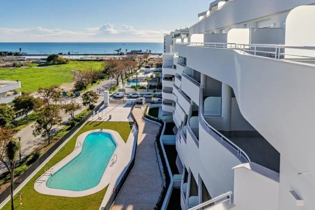Dachboden zur Miete in Calle Calle Mar Cantábrico, Poniente - Faro
