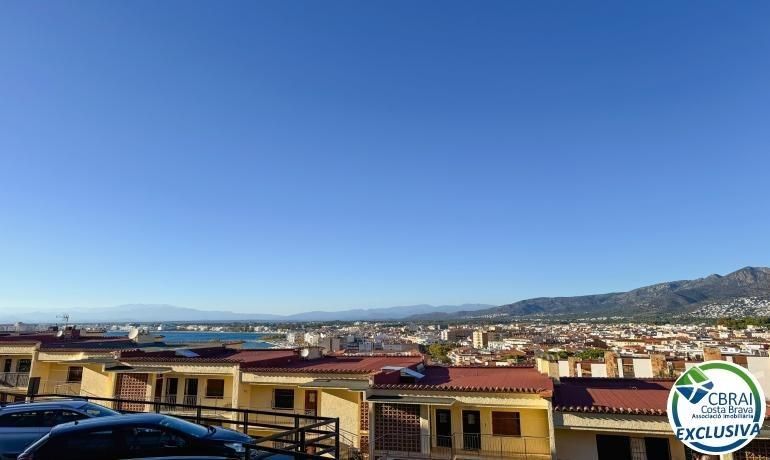 Vista exterior de Apartament en venda en Roses amb Aire condicionat, Calefacció i Terrassa