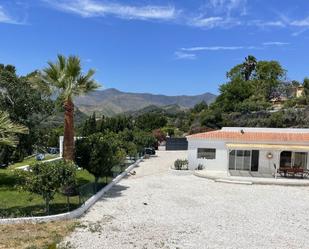 Vista exterior de Finca rústica en venda en Estepona amb Aire condicionat, Jardí privat i Terrassa